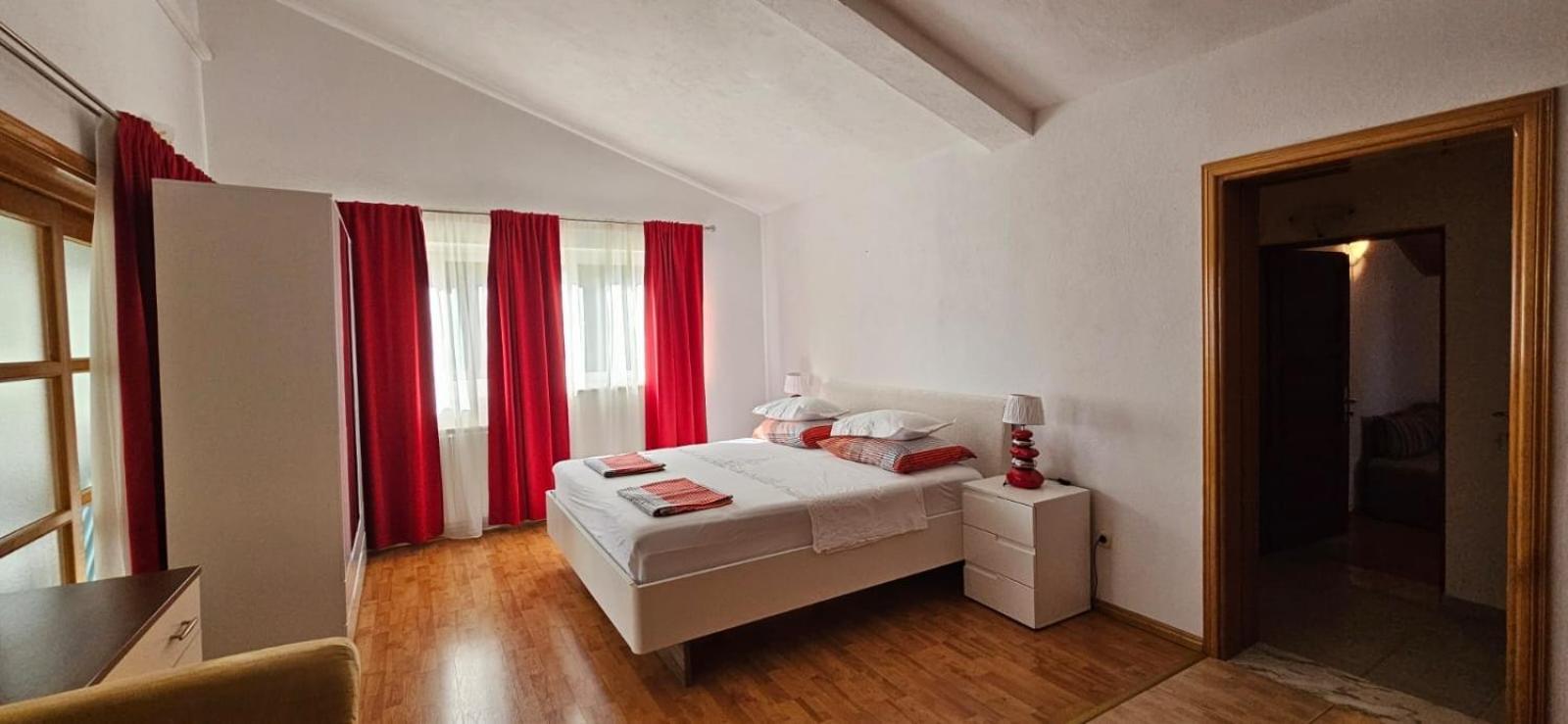 As Brela Hotel Bagian luar foto