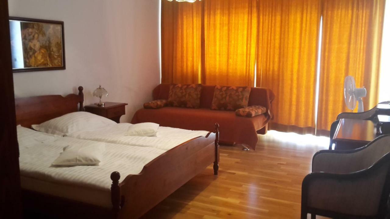 As Brela Hotel Bagian luar foto