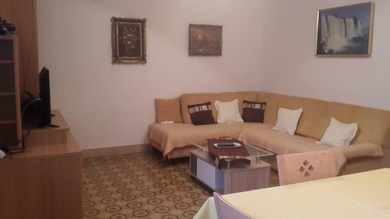 As Brela Hotel Bagian luar foto