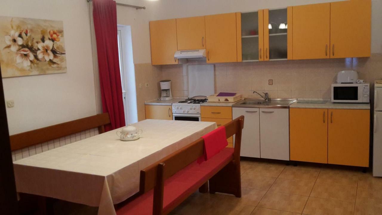 As Brela Hotel Bagian luar foto